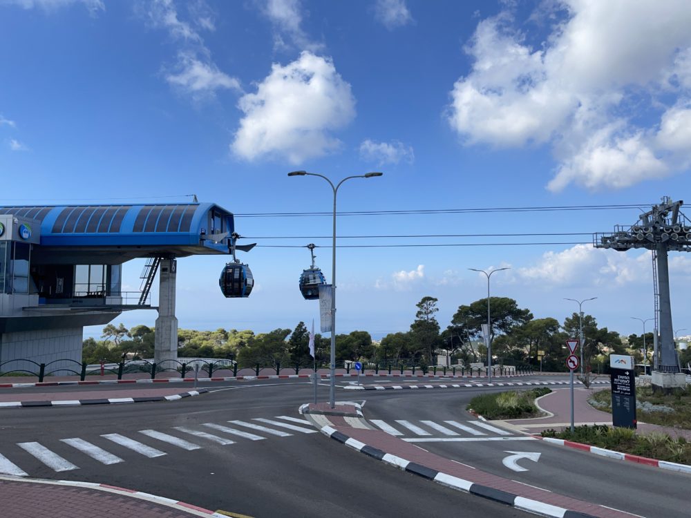 רכבלית - תחנת אוניברסיטת חיפה (צילום: ירון כרמי)
