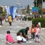הפיאצה החסרה – אירוע לציון מאה שנה לקבורת הבאב אפריל 2009. מה קורה כשסוגרים את הכיכר (צילום: אדריכלית נעה שק)