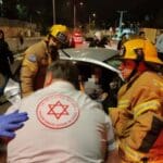 תאונת דרכים קשה בעיספיא • 4 פצועים ורכב מעוך (צילום: כבאות והצלה)