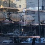 פגיעות ירי במאפיית ברדא, מתחם סירקין 21 – שוק תלפיות. (צילום: סמדר אדלשטיין)