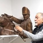 Haipo-news.-Alex-Palkovich-international-bronze-sculpture-artist.-05.02.23-34-1000×661