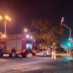 תאונת דרכים בחיפה • רכב הטויוטה התנגש בקיר ועלה באש (צילום: קוראי חי פה)