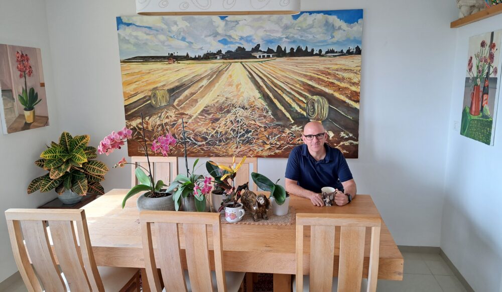 "שדות העמק" בפינת האוכל המרכזית- בבית הצייר והאדריכל יוסי לובלסקי (צילום: רחלי אורבך)
