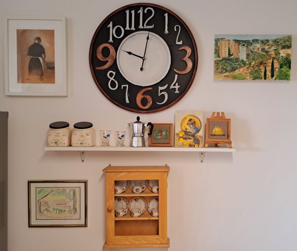 השעון שבמטבח- בבית הצייר והאדריכל יוסי לובלסקי (צילום: רחלי אורבך)