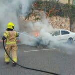 שריפת רכב  בדרך פרויד (צילום: כבאות והצלה)