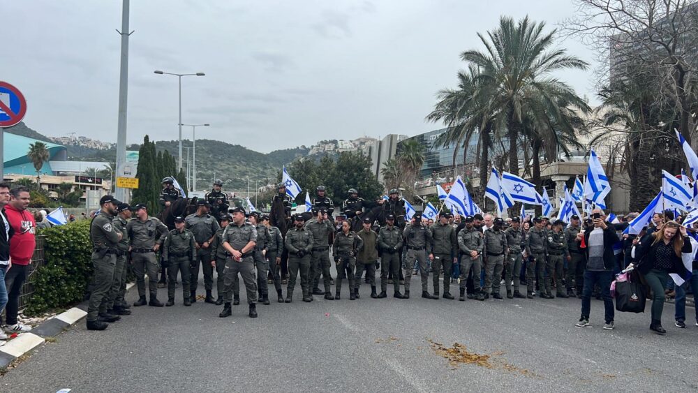 הפגנה במת"ב 23.03.23 (צילום: משטרת ישראל)
