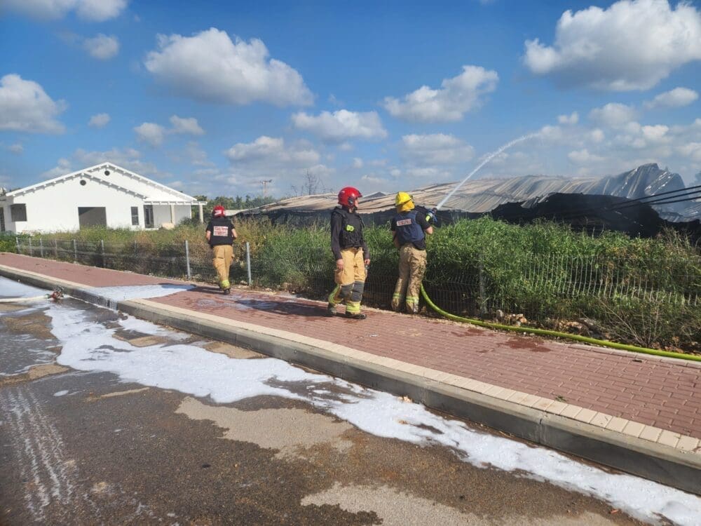 שריפה בגליל המערבי בעקבות ירי רקטות (צילום: כבאות והצלה)