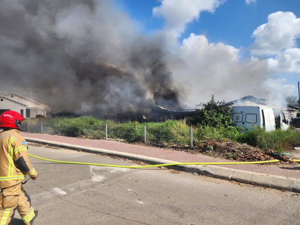 שריפה בגליל המערבי בעקבות ירי רקטות (צילום: כבאות והצלה)