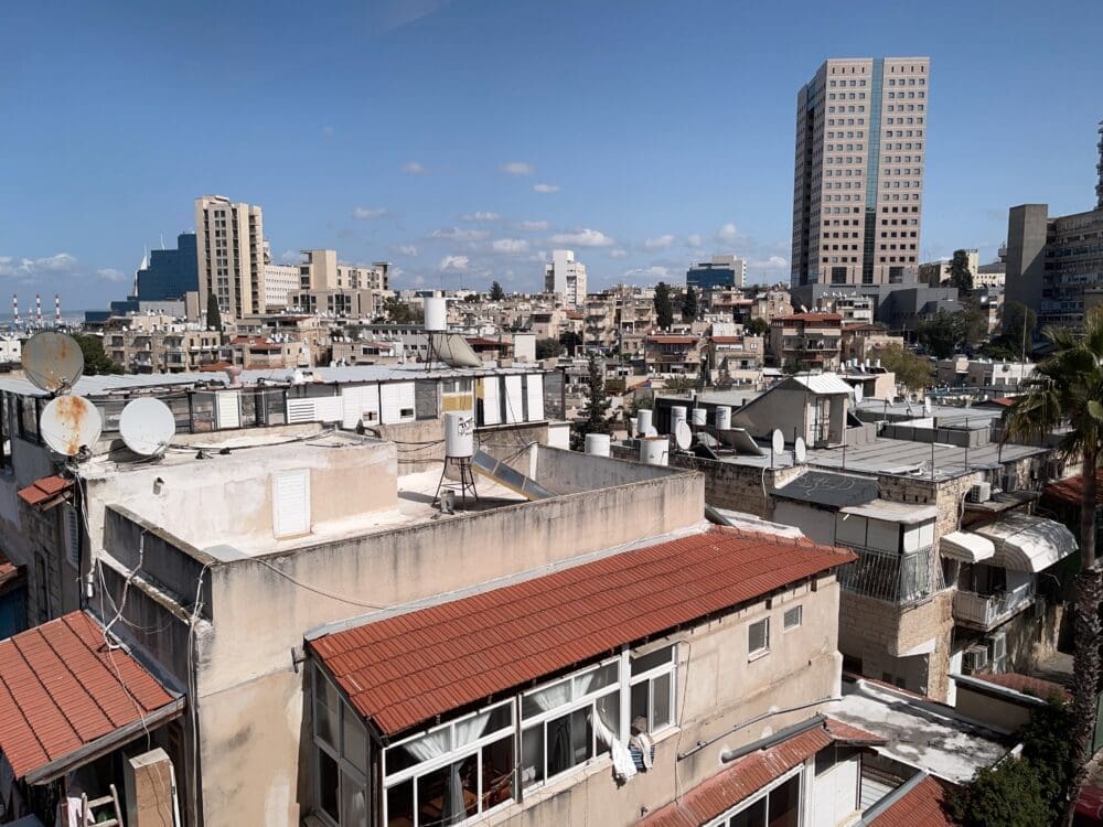 הדר הכרמל – העיר התחתית – מגדל ארמון (צילום: ירון כרמי)