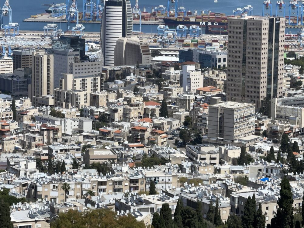 הדר הכרמל והעיר התחתית בחיפה (צילום: ירון כרמי)