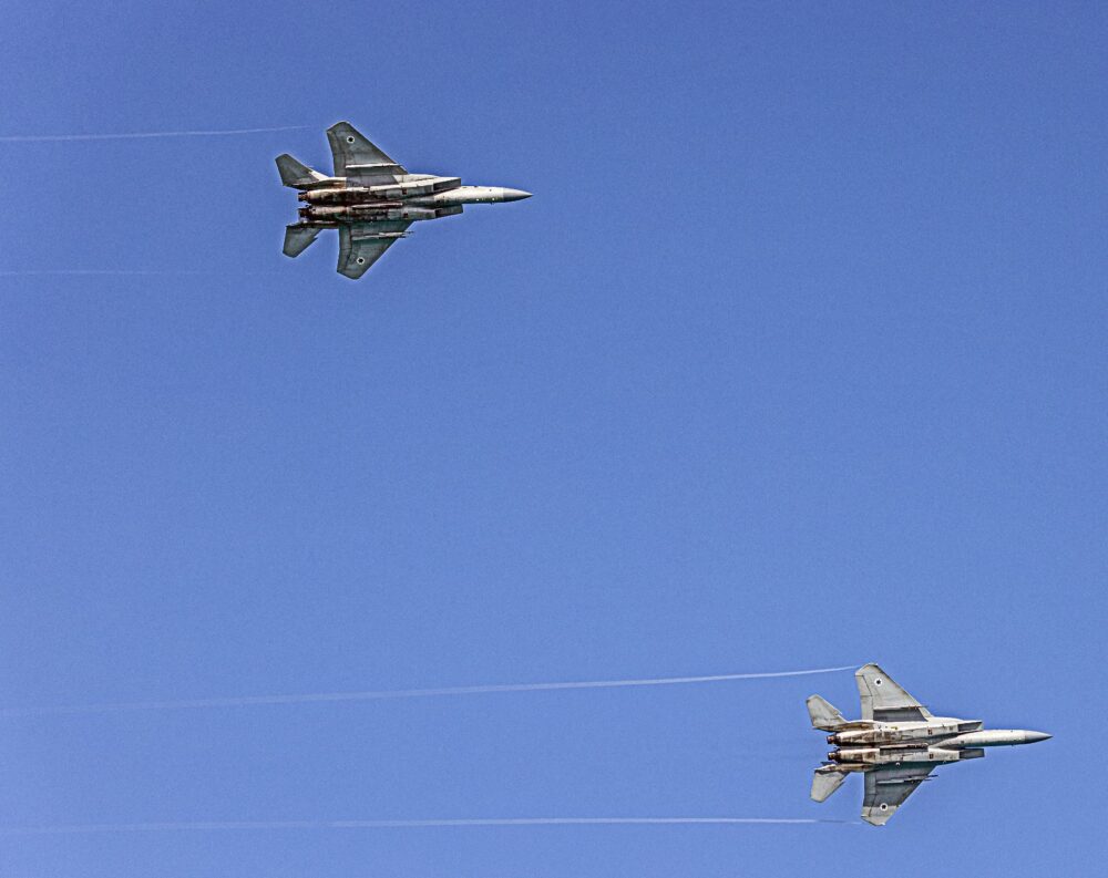 מטוסי קרב של חיל האוויר מדגם F-15 - מטס חיל האוויר - יום העצמאות - חזרות אחרונות מעל חוף דדו בחיפה (צילום: אנטוני הרשקו)