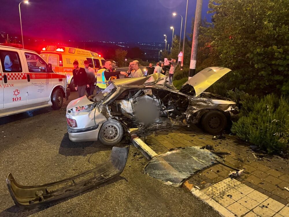 תאונת דרכים בין 2 כלי רכב בצומת עמל - קריית טבעון • שני נפגעים (צילום: מד"א)