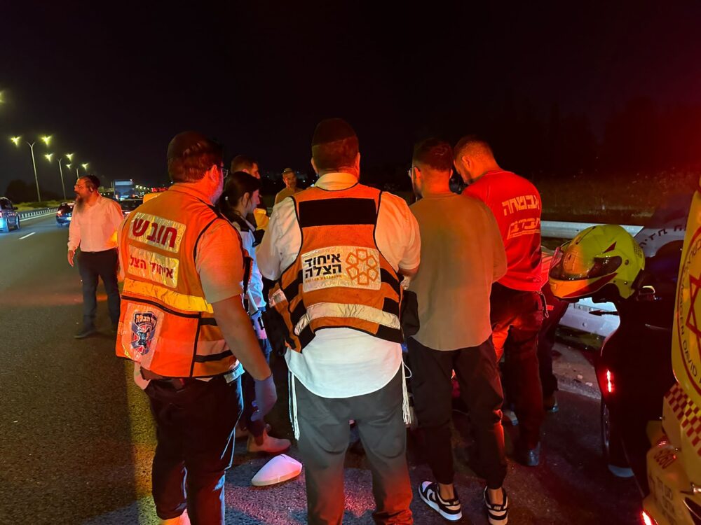 תאונת דרכים בכביש 22 בחיפה - הולך רגל נפגע מרכב ונהרג (צילום: איחוד הצלה)