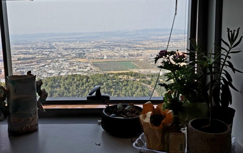 המבט אל נופי-הים, ההרים והעמקים- מבניין בית הספר לאמנויות ע"ש הכט (צילום: רחלי אורבך)