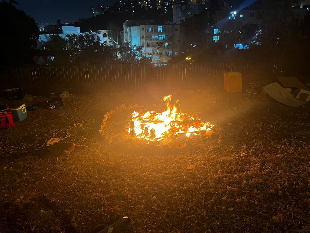 ליל מדורות - ערב ל''ג בעומר בחיפה (צילום: כבאות והצלה)