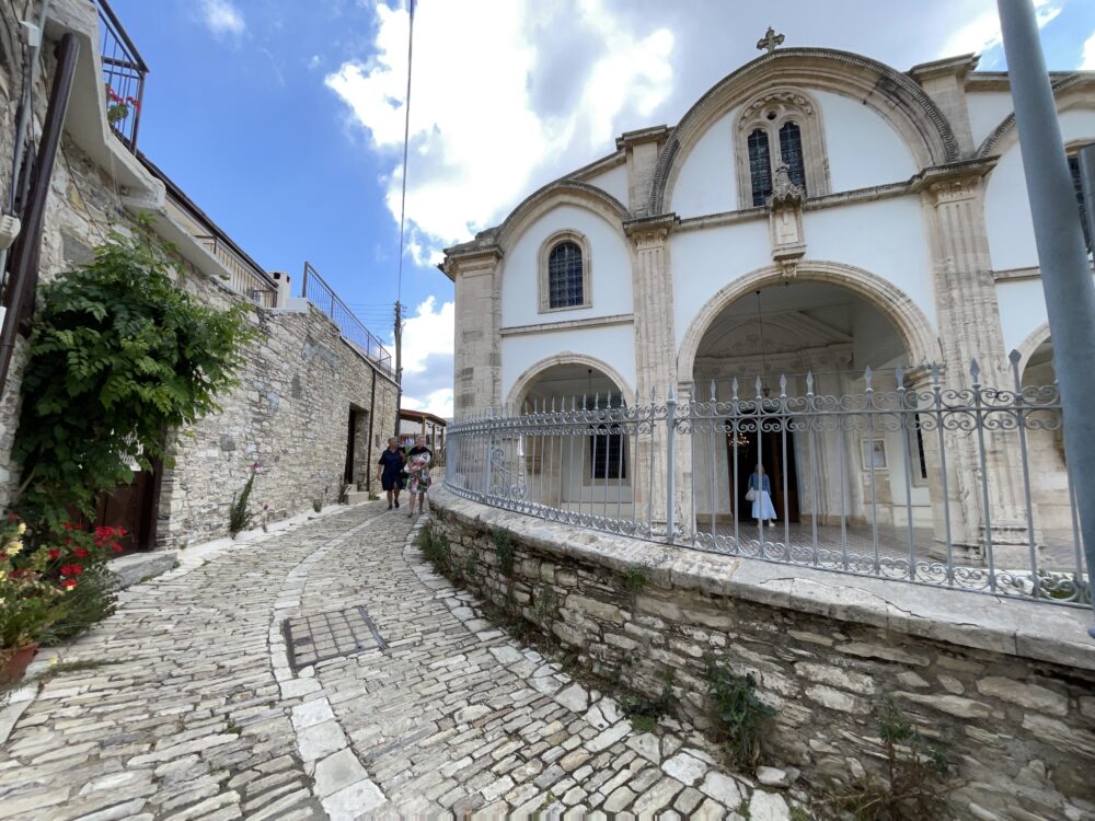 כנסיה בכפר לפקרה - קפריסין (צילום: ירון כרמי)