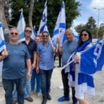 יום ירושלים בחיפה ○ צעירי הליכוד צעדו מכיכר ספר לחורב עם דגלי ישראל (צילום: חי פה)