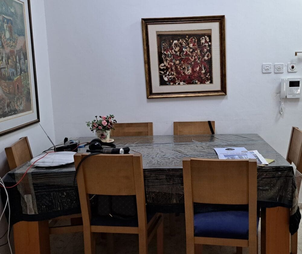 אזור פינת האוכל- בבית ניצה וויט (צילום: רחלי אורבך)