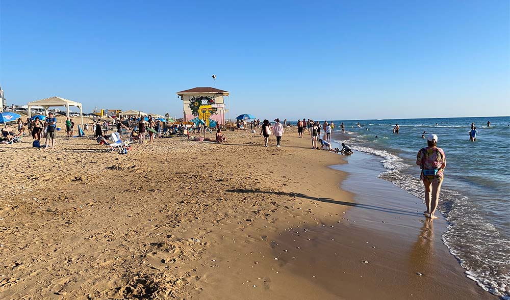 חוף הסטודנטים - תחנת ההצלה (צילום: ירון כרמי)