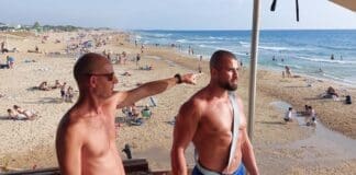 המצילים חליל דרוויש וראוף עטאללה. (צילום: דוברות עיריית חיפה)