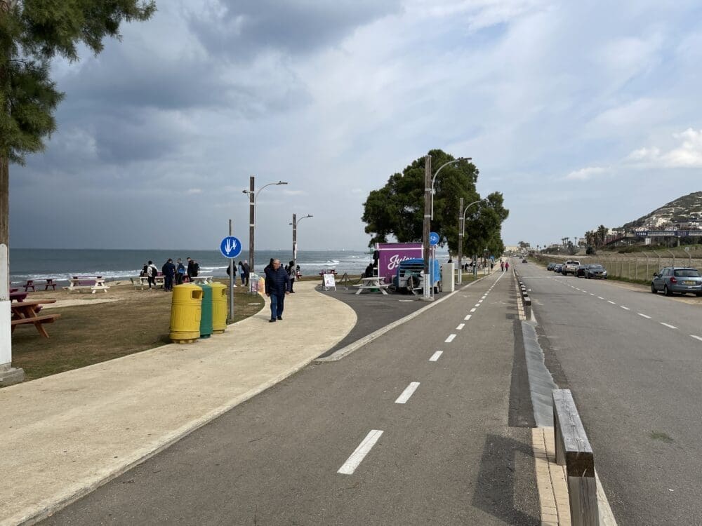 פוד טראק טיילת שיקמונה  (צילום: ירון כרמי)