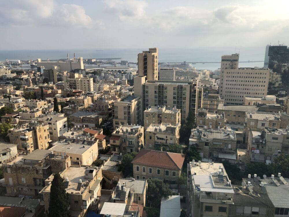חיפה – הדר הכרמל והעיר התחתית (צילום: ירון כרמי)