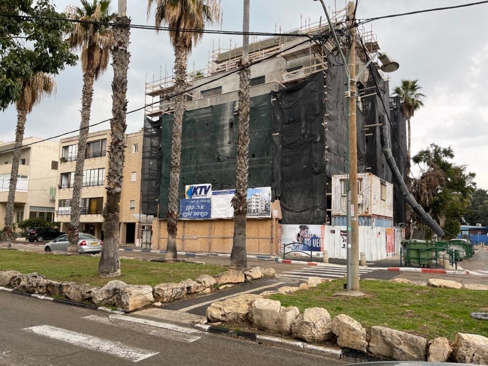 התחדשות עירונית – שדרות בת גלים (צילום: ירון כרמי)