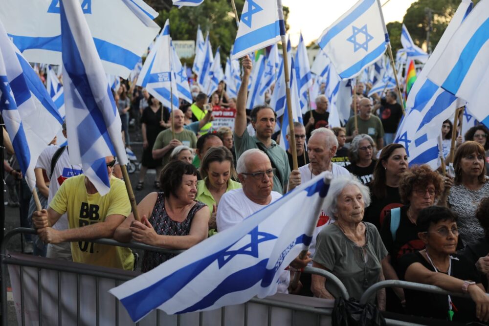 המחאה נגד ההפיכה המשטרית - חיפה 24/6/23 (צילום: דרור שמילוביץ)