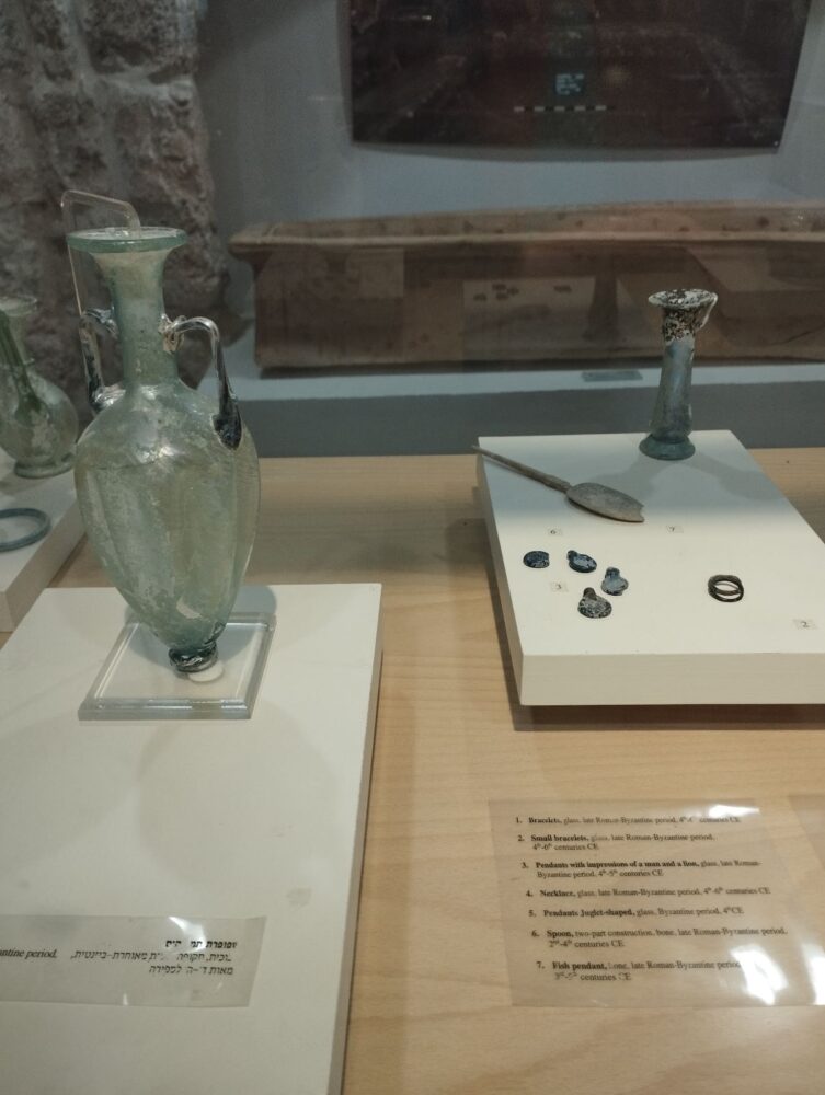 כלי זכוכית, מוזיאון קסטרא (צילום : ענבל חן ברגב)