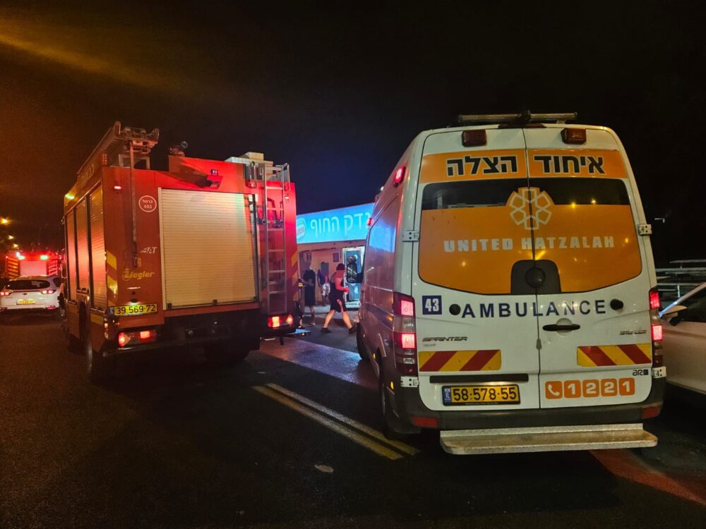 תאונת דרכים קשה במעורבות 3 כלי רכב בחיפה (צילום: איחוד הצלה)