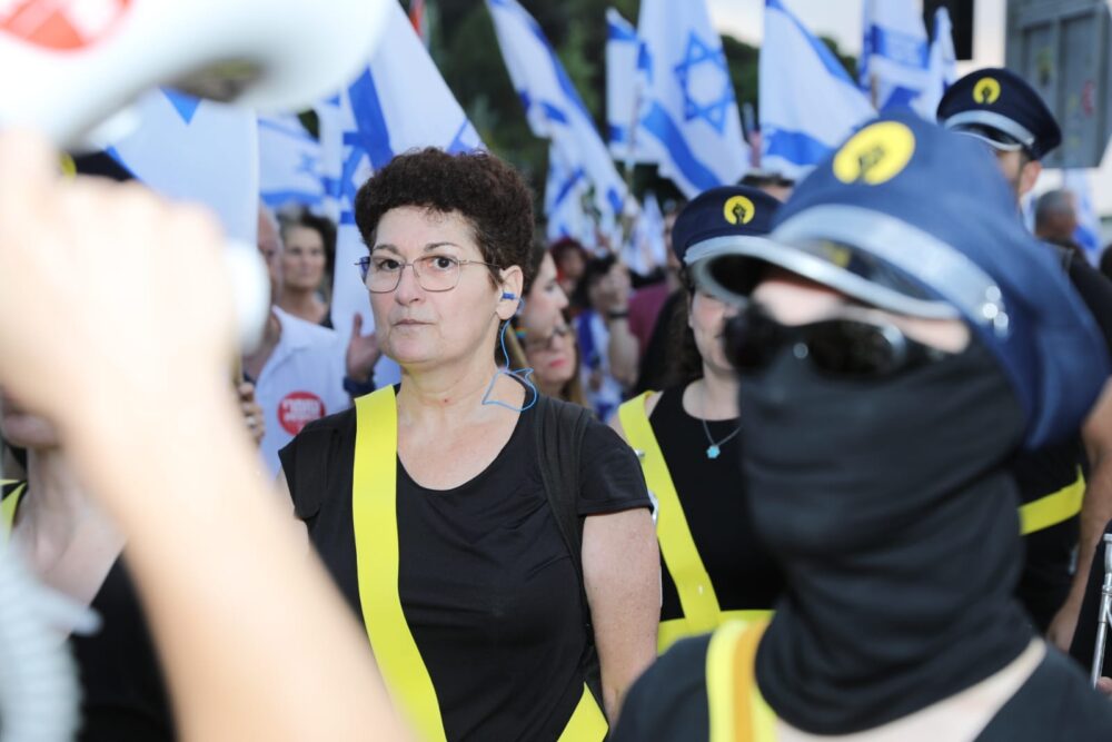 המחאה נגד ההפיכה המשטרית בחיפה - הפגנה - תהלוכה (צילום: דרור שמילוביץ)