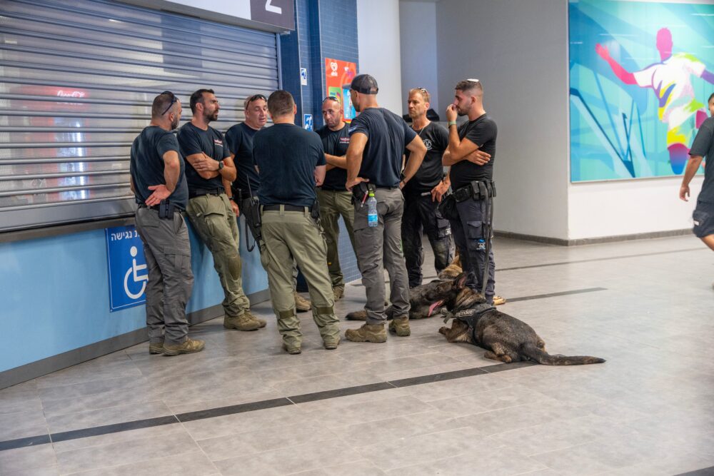 הערכות משטרת ישראל לקראת משחק הכדורגל בסמי עופר (קרדיט: דוברות המשטרה)