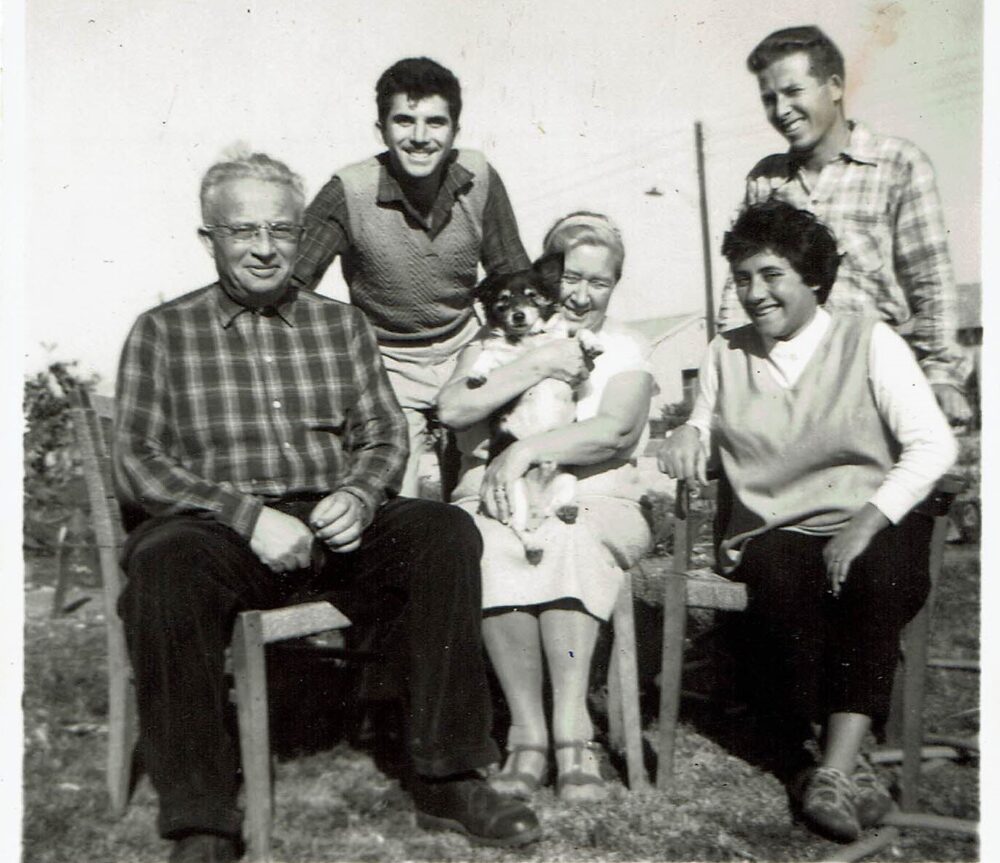 משפחת גוטשלק וחבר בחצור הגלילית (אלבום פרטי)