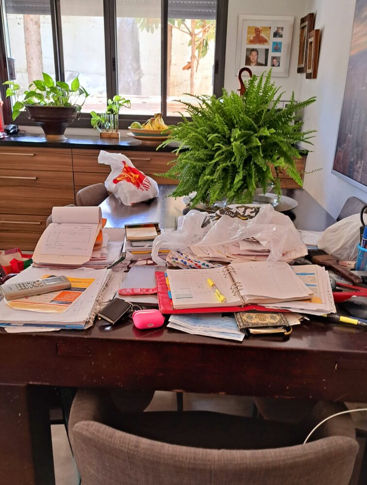 "המשרד" אשר בפינת האוכל - בבית השפית החיפאית ורד פרן (צילום: רחלי אורבך)
