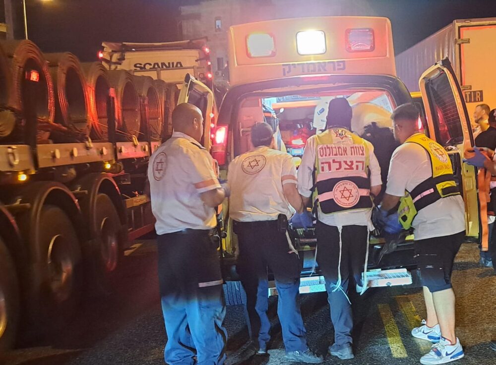 שלושה פצועים בתאונת דרכים (צילום: איחוד ההצלה)