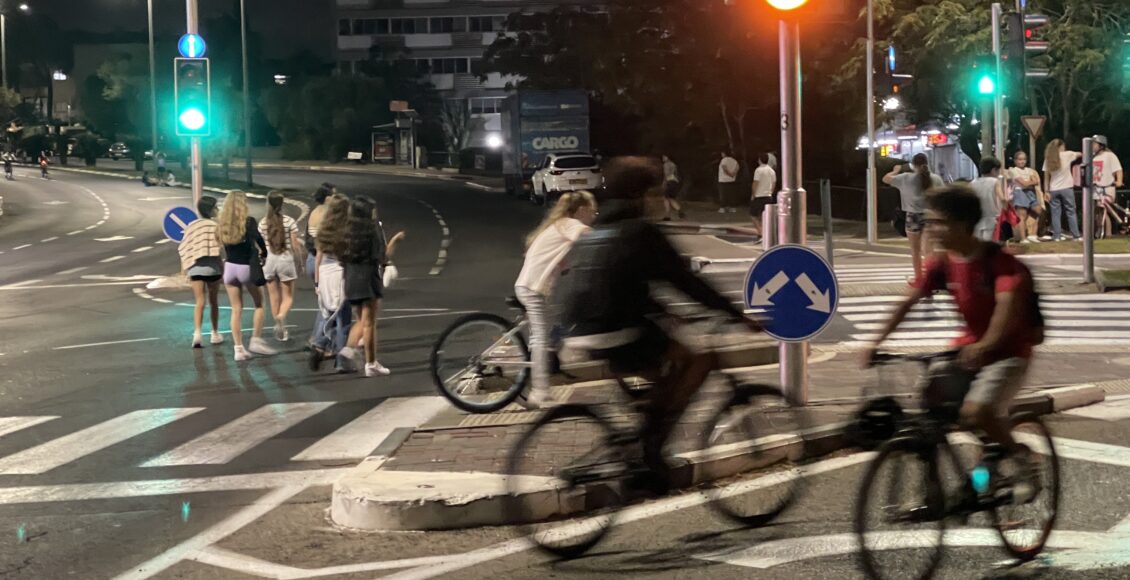 רכיבה על אופניים - כבישי חיפה - יום כיפור. למצולמים אין קשר לכתבה (צילום: ירון כרמי)