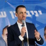 אריאל קלנר בכנס הליכוד עם יניב בן שושן – ראש השנה (צילום: חי פה-TV)