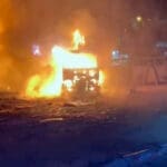 חיפה: משאית עלתה באש – השריפה התפשטה לשדה קוצים (צילום: כבאות והצלה)