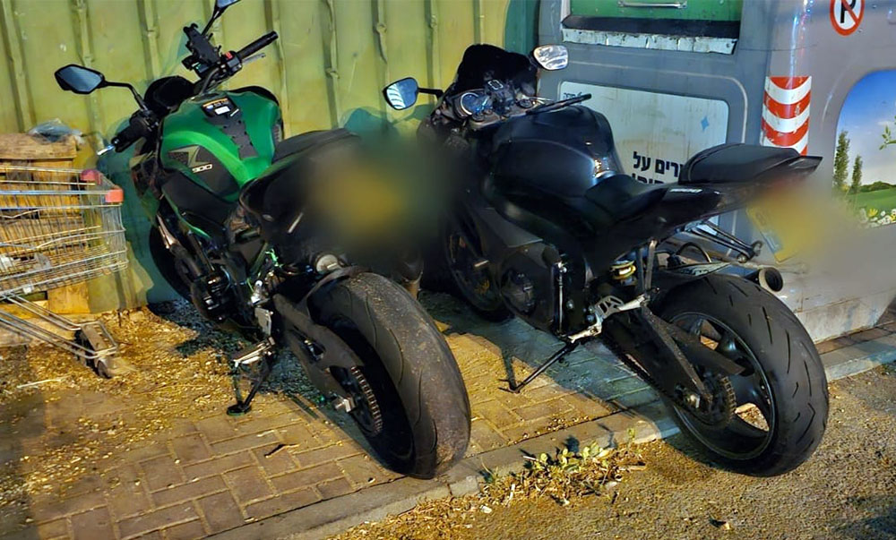 אופנועי כביש של נהגים עבריינים שנתפסו על ידי המשטרה - אכיפה נגד נהיגה פרועה בכבישי חיפה (צילום: משטרת ישראל)