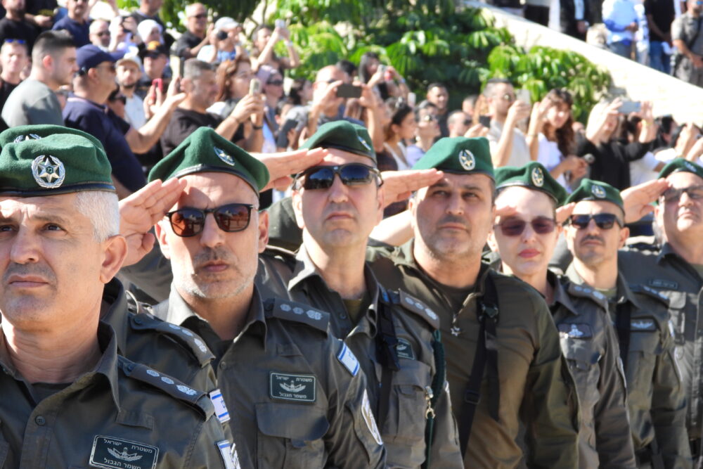 בצל המלחמה - 238 לוחמות ולוחמי מג״ב הוכשרו כמפקדים במשמר הגבול (צילום: משטרת ישראל)