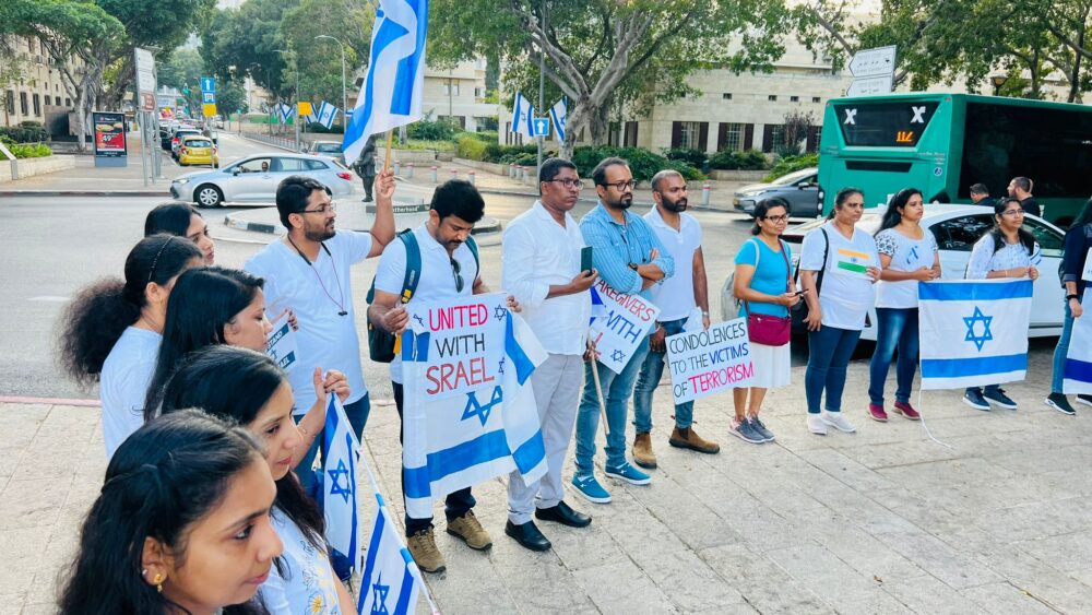 הפגנת התמיכה של העובדים הזרים בחיפה (צילום: מיכל גרובר)