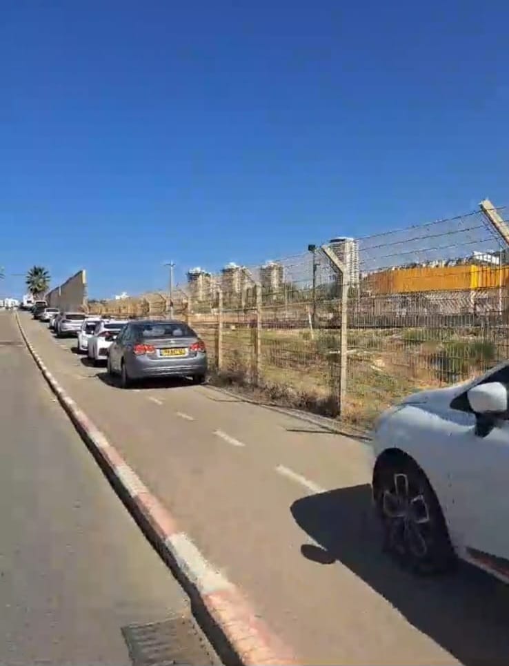 חניה על מדרכה בחיפה (צילום: עיריית חיפה)