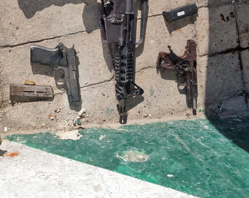 הנשק שנתפס במקום הפיגוע (צילום: דוברות המשטרה)