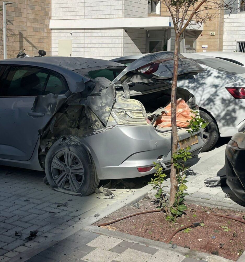 Взрыв автомобиля в Бенаоте Пересе - серьезно ранен мужчина (живой здесь, в  поле) - жив здесь - Корпорация новостей Хайфы и окрестностей