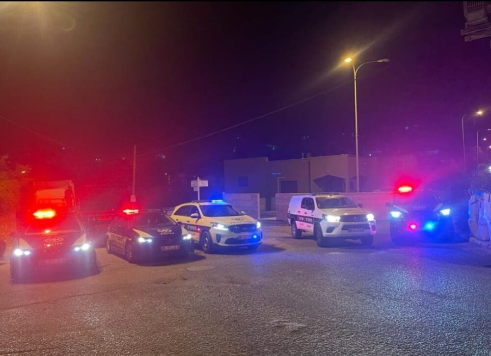 שוטרי מחוז חוף הורידו 39 כלי רכב מהכביש בסופ"ש בגין ליקויי בטיחות ושיפורים אסורים בגזרת מרחב אשר (צילום: משטרת ישראל)