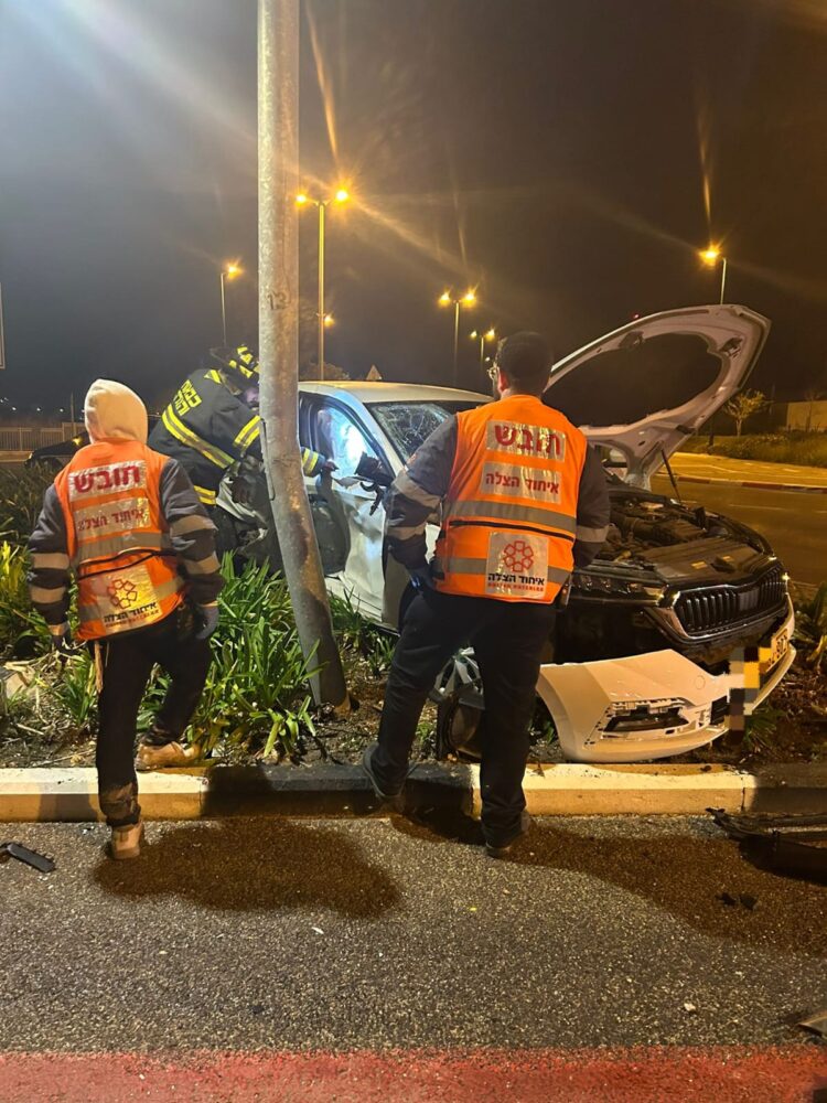 תאונת דרכים באזור חיפה (צילום: איחוד הצלה)