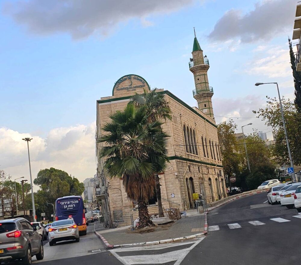 מסגד "אל איסתיקלאל" בחיפה (2024) • צילום: יורם כץ