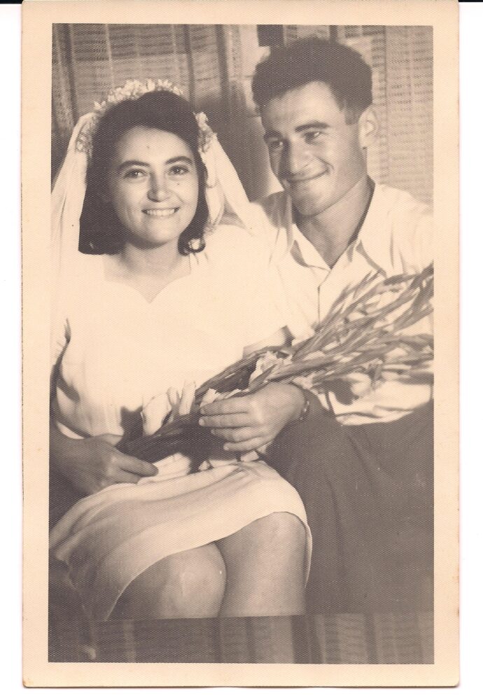 חתונת אסתר בן צבי ועמוס ינאי, 1947 (אלבום פרטי)