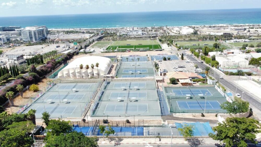 מרכז הטניס והחינוך חיפה (צילום: אסף אדרי)