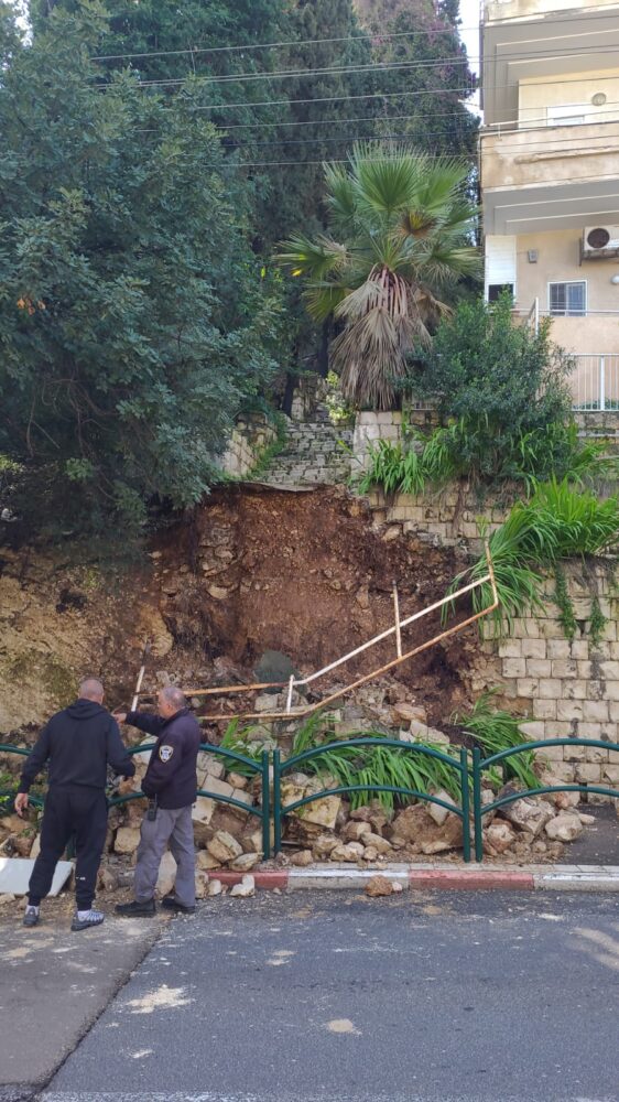קיר קרס ברחוב ארלוזורוב בחיפה (צילום: מור אוחנה)